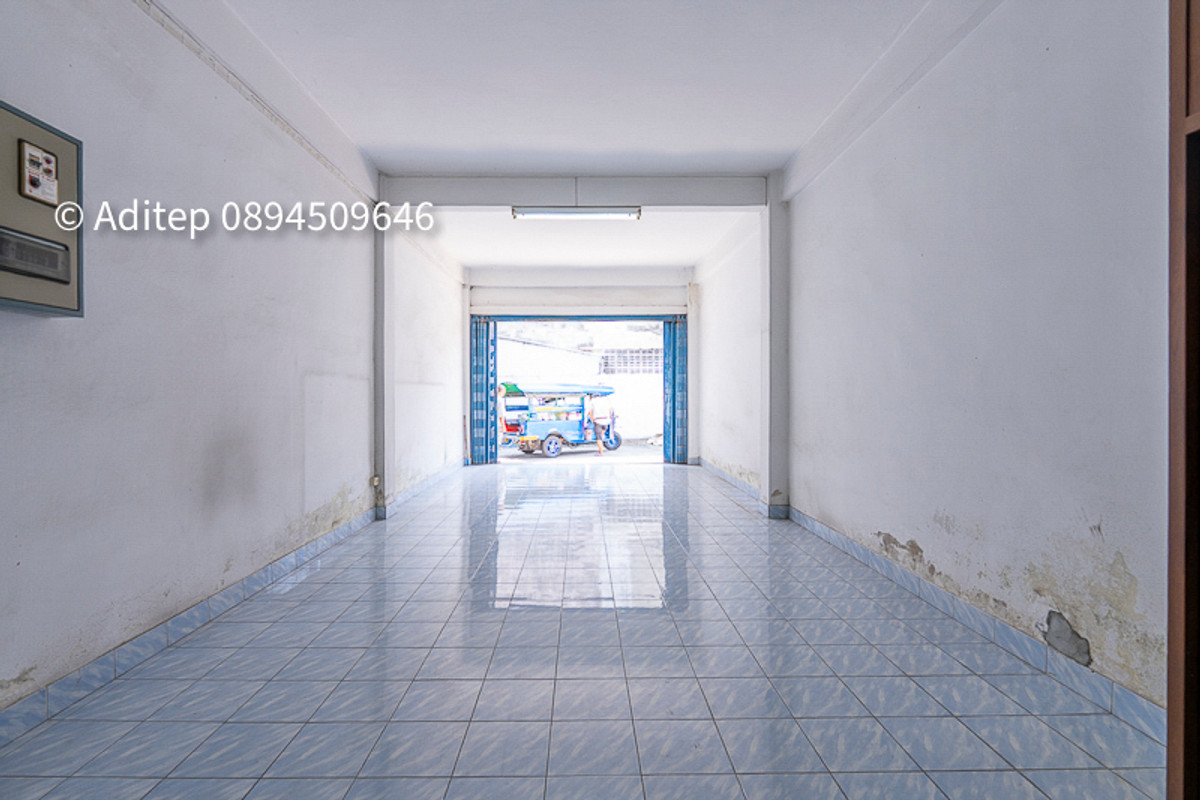 For SaleShop HousePinklao, Charansanitwong : Commercial building for sale on Thonburi side, 3 and a half floors, 22.2 sq m., walk to MRT Charan 13, only 150 meters | Soi Commerce Thonburi 4