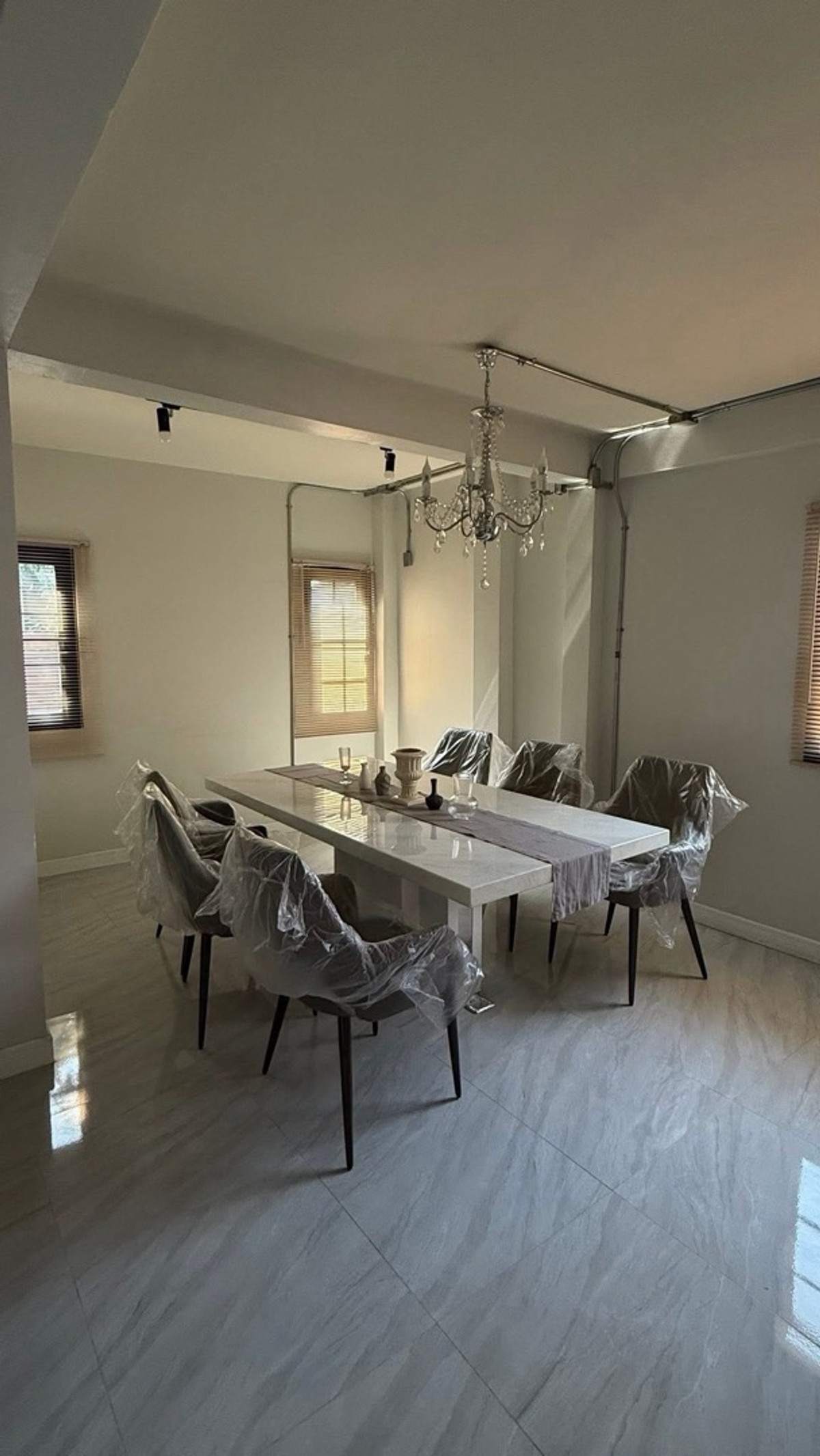 For RentHome OfficeRatchadapisek, Huaikwang, Suttisan : 🏙️For rent, 2-story detached house, Soi Ratchada 32, suitable for living or home office ⚡️🔥