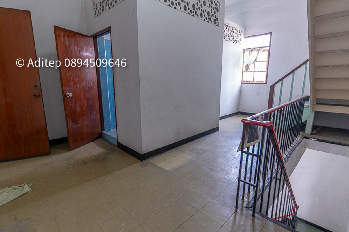 For SaleShop HousePinklao, Charansanitwong : Commercial building for sale on Thonburi side, 3 and a half floors, 22.2 sq m., walk to MRT Charan 13, only 150 meters | Soi Commerce Thonburi 4