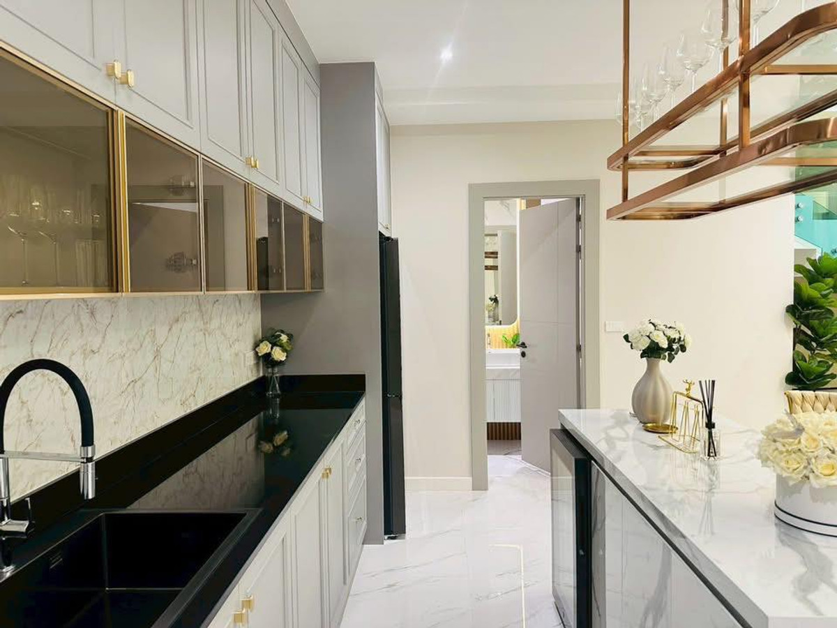 For RentPattaya, Bangsaen, Chonburi : Luxurious pool villa house for rent Near Jomtien Beach, Pattaya