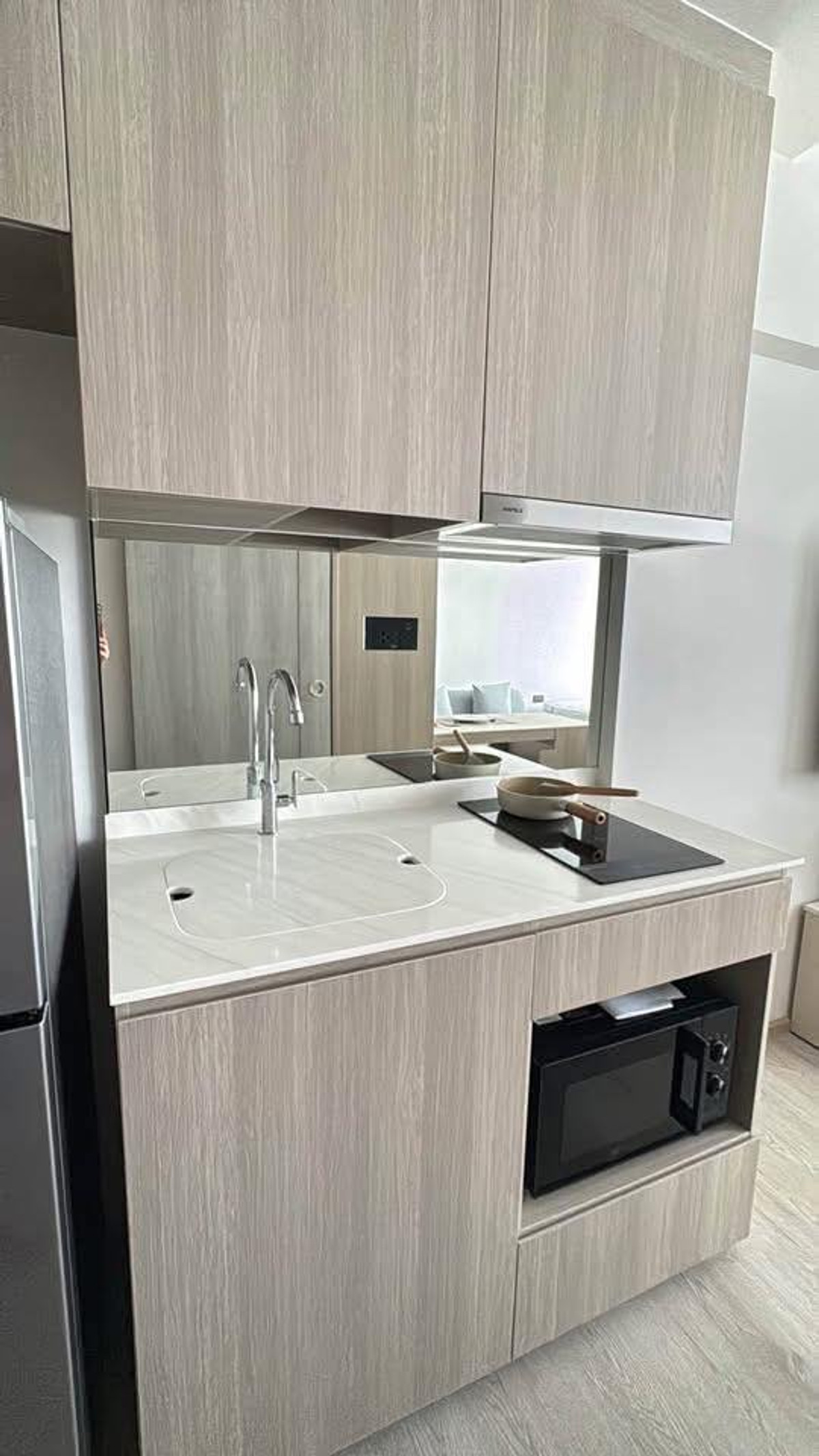 For RentCondoWongwianyai, Charoennakor : ⭐️ Reference Sathorn-Wongwianyai ⭐️Beautiful room, size 27 sq m, built-in furniture, ready to move in.