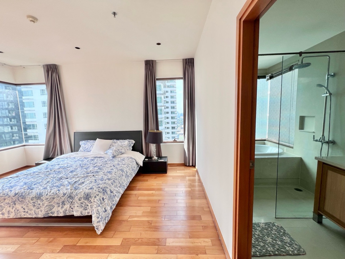 ขายคอนโดสุขุมวิท อโศก ทองหล่อ : 𝐅𝐨𝐫 Sale   : The Emporio Place 2Bed3Bath 102sqm high floor good price