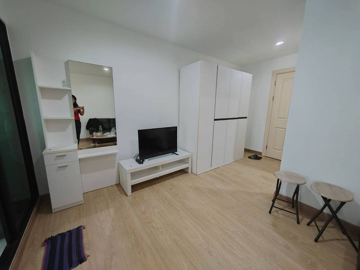 ขายคอนโดวิภาวดี ดอนเมือง หลักสี่ : ขาย คอนโดรีเจ้นท์โฮม 18 แจ้งวัฒนะ(Regent Home 18) ห้อวสวยมาก  ติดรถไฟฟ้า สองสาย ตึก E ชั้น3 ราคา 1.67 ล้านบาท