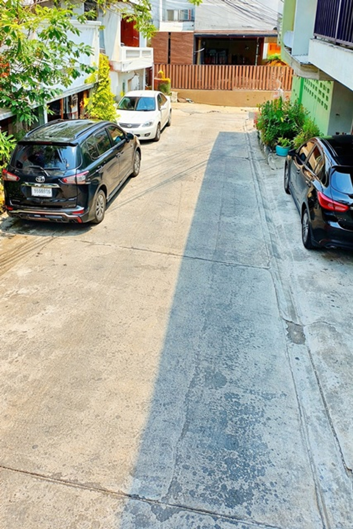 For RentTownhomeRama 8, Samsen, Ratchawat : BTS Saphan Khwai 750m. 25 sq.wa. 200 sq.m.Soi Inthamara 1-8 2-bed 1-bath townhouse near 14,998 B-M