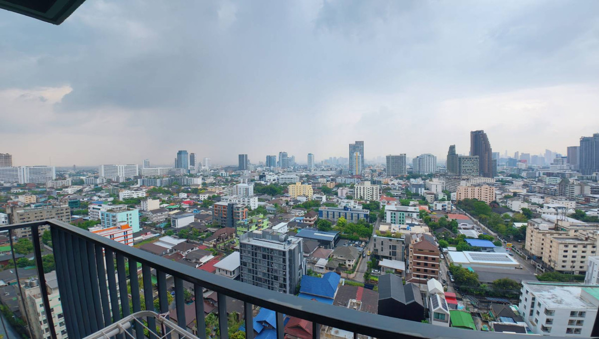 For SaleCondoLadprao, Central Ladprao : Selling very cheaply, Condo The Line Phahonyothin Park B, 2 bedrooms | 2 bathrooms, size 60 sq m.