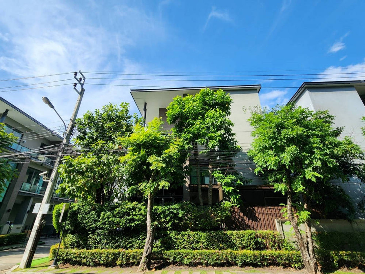 ขายบ้านรามคำแหง หัวหมาก : Modern Luxury Home 3 ชั้น เชื่อมต่อเส้นเลียบทางด่วนได้ทันที พร้อมเดินทางไปเอกมัย-ทองหล่อ 🚘