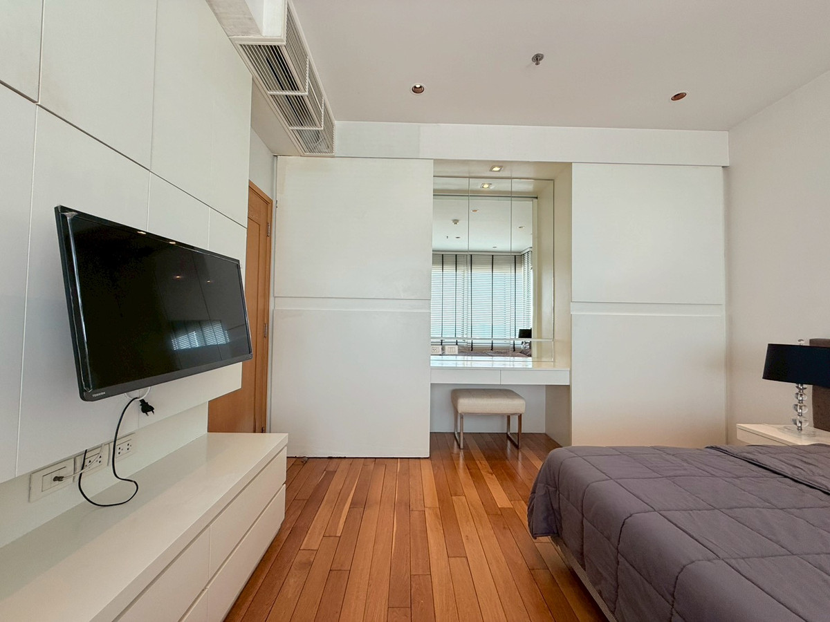 For RentCondoSukhumvit, Asoke, Thonglor : 🔥🎉 Condo for Rent 1 Bedroom The Emporio Place High Floor Beautiful Unit Sukhumvit 24