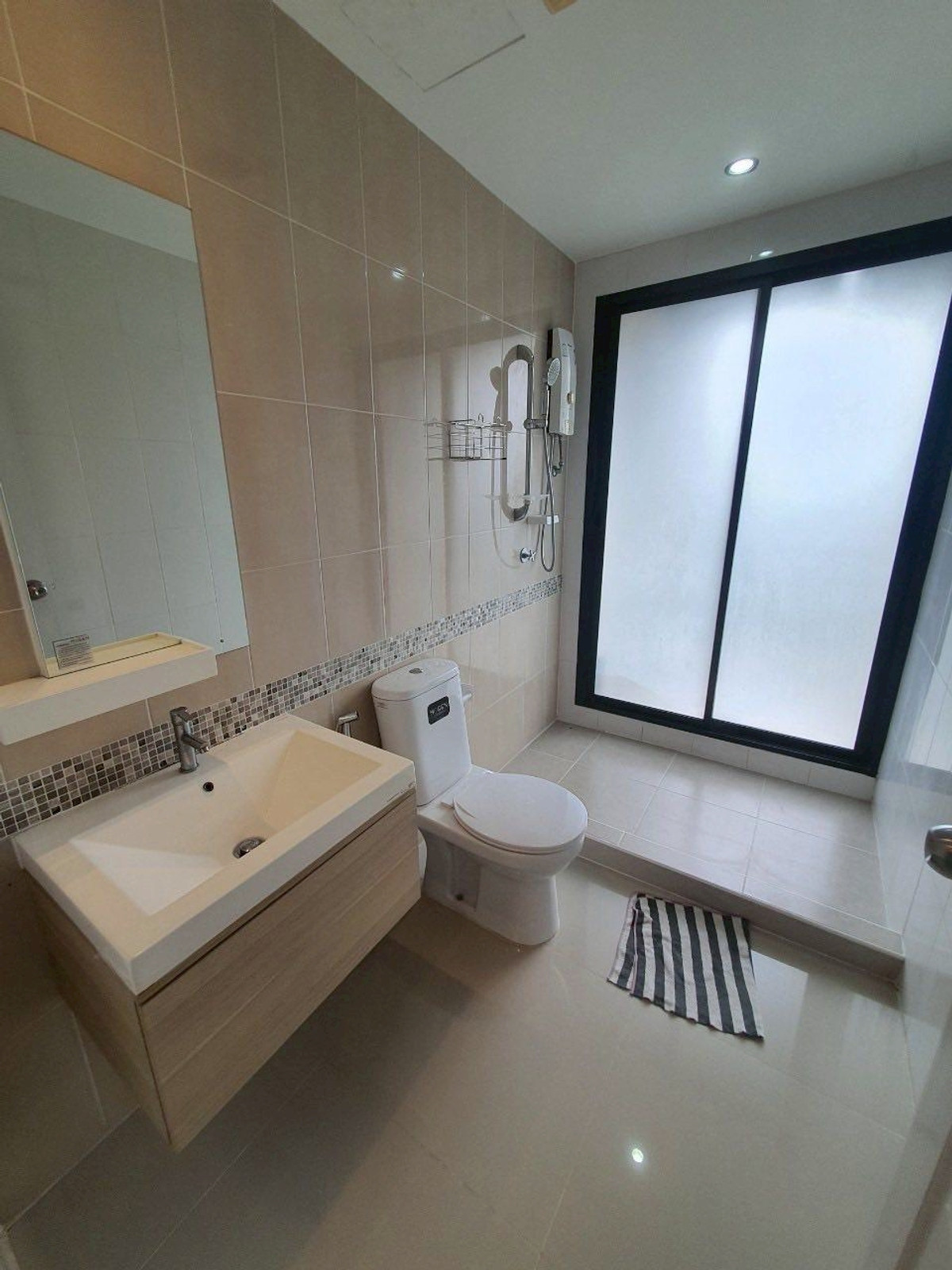 For RentCondoPattanakan, Srinakarin : For rent S1 Rama 9. S1 Condo Rama 9.