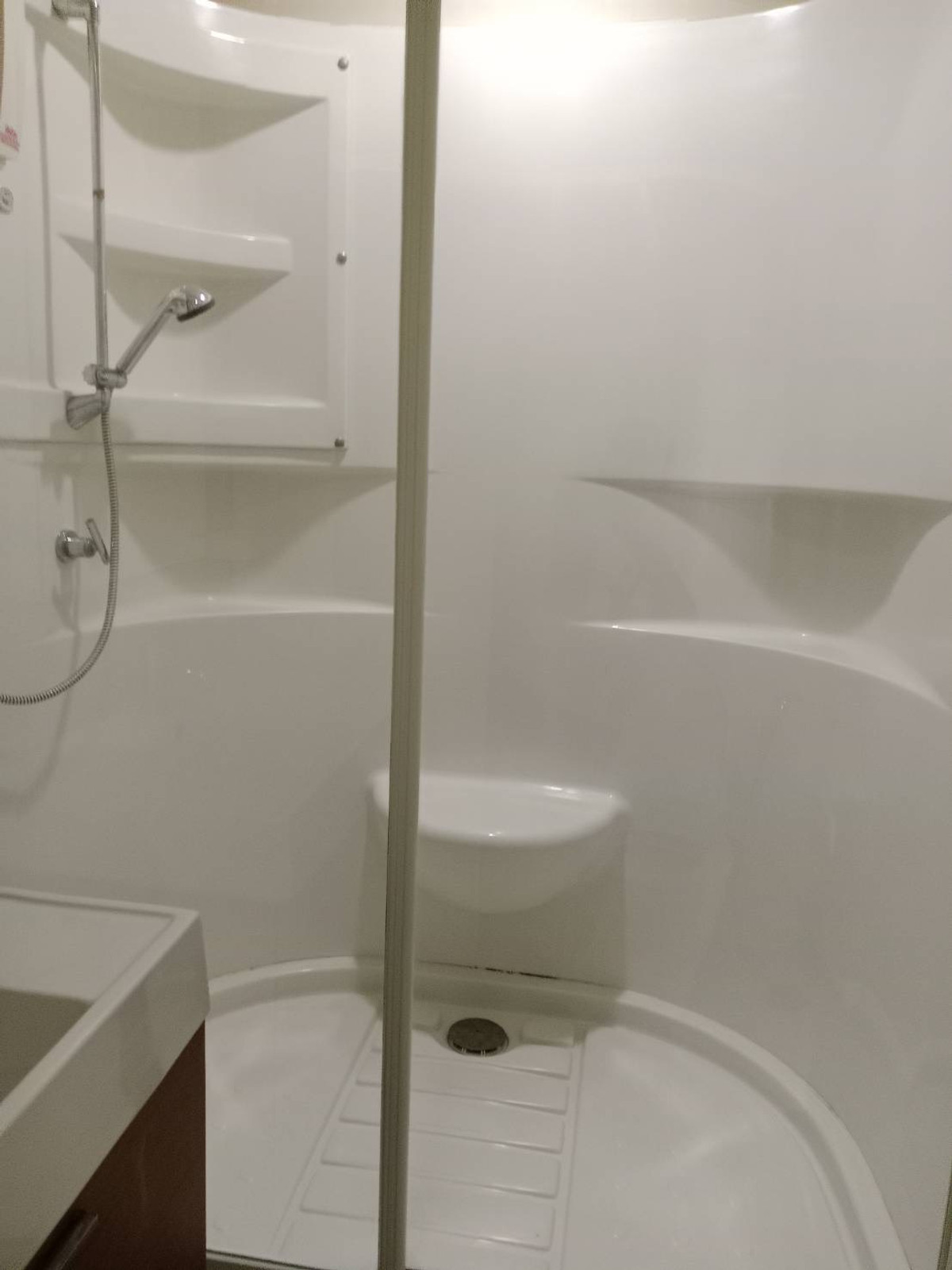 ให้เช่าคอนโดวงเวียนใหญ่ เจริญนคร : (ปล่อยเช่า) Q Huuse Sathorn 1-BR 42.56 Sq.m. เฟอร์เครื่องใช้ไฟฟ้าครบ ชั้นสูง วิวโล่ง ㅡ ใกล้ 🚆BTS กรุงธนบุรี