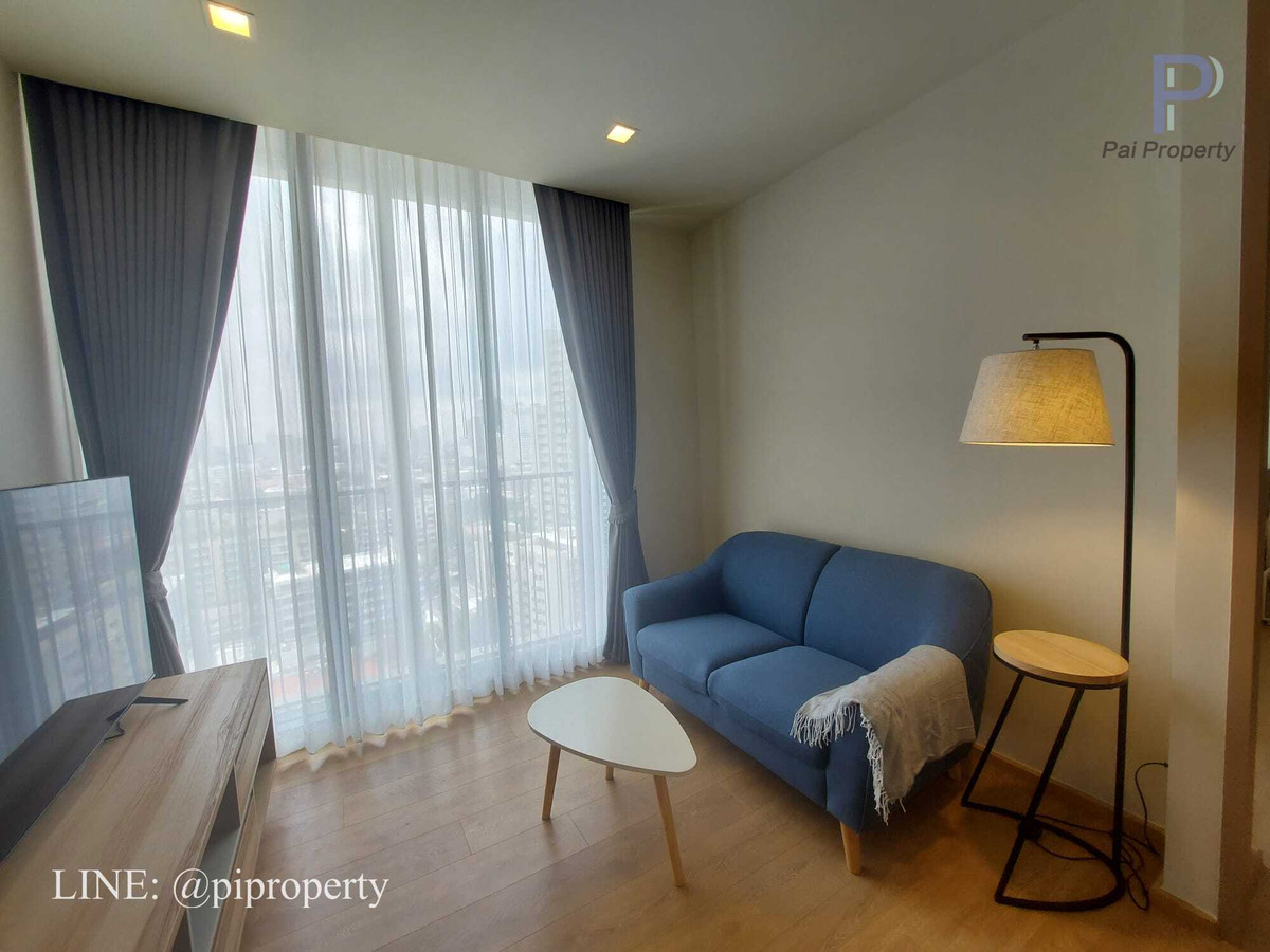 For RentCondoSukhumvit, Asoke, Thonglor : Fully furnished 1 Bedroom unit for rent in Phrom Phong. High floor with a unblocked view. Noble Around Sukhumvit 33.