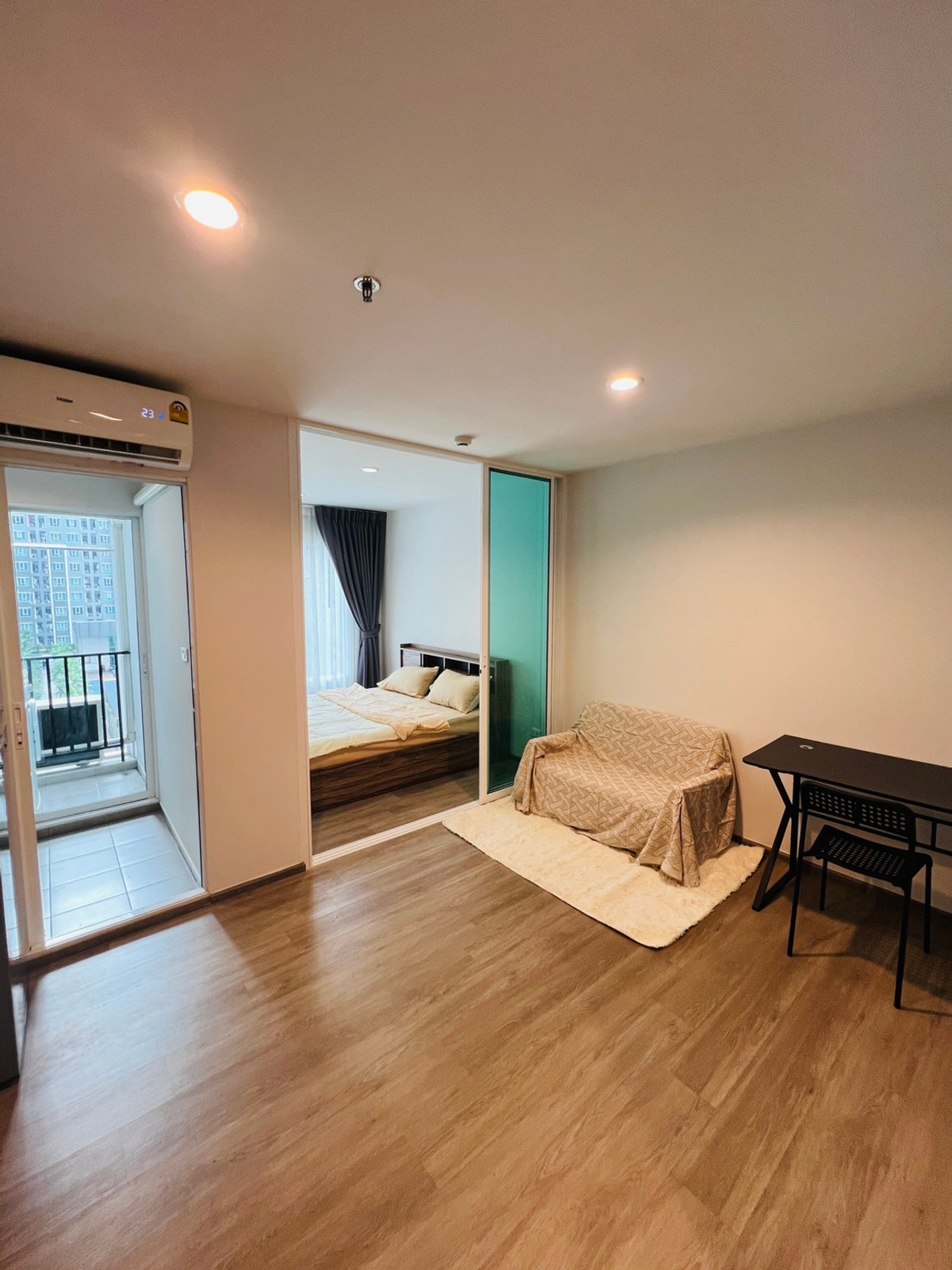 ให้เช่าคอนโดบางซื่อ วงศ์สว่าง เตาปูน : ให้เช่า ห้องพร้อมอยู่ รีเจนท์ โฮม บางซ่อน เฟส 28 วิวสระน้ำ ตกแต่งครบ