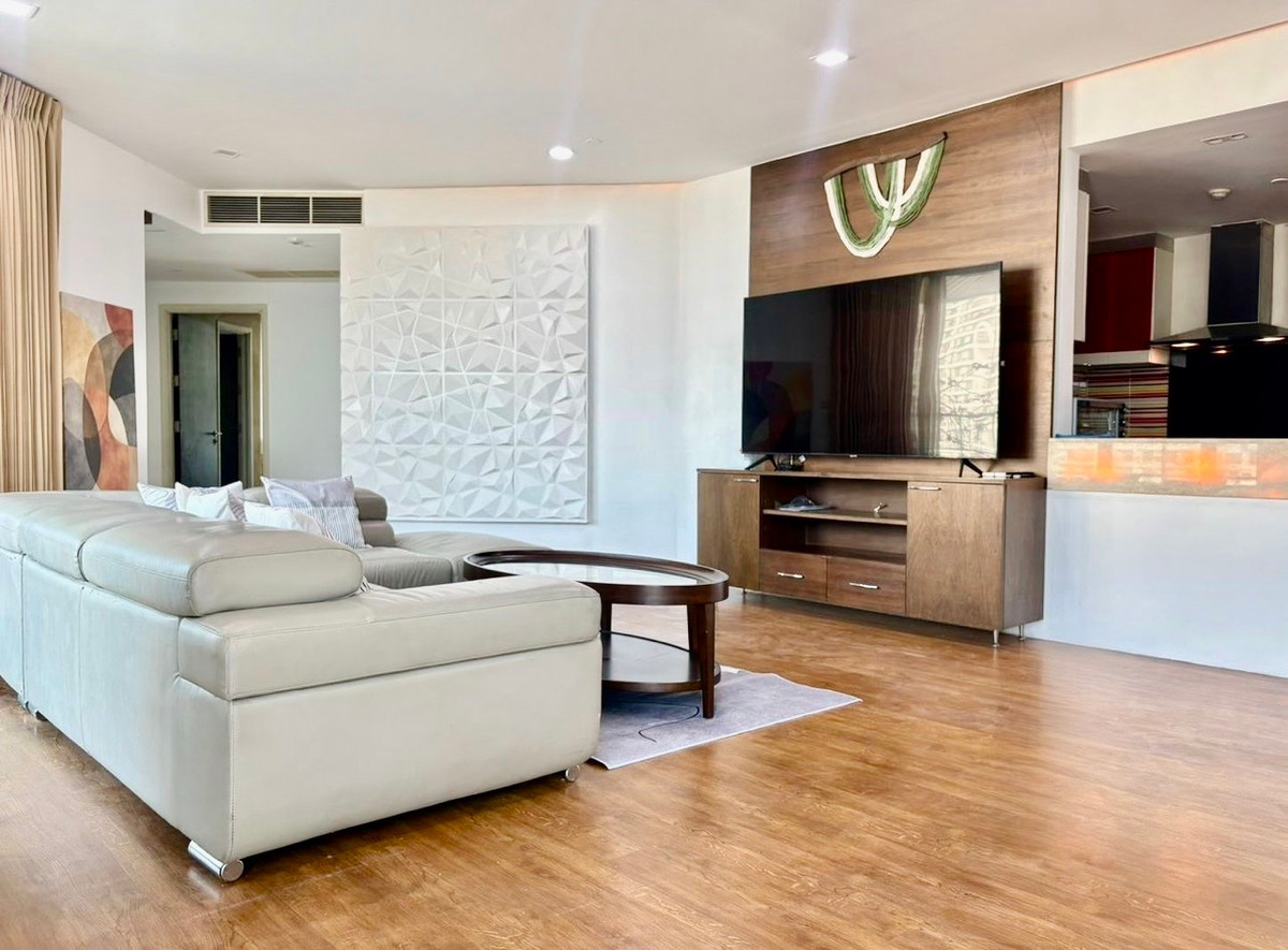 For RentCondoWongwianyai, Charoennakor : ปล่อยเช่าคอนโดหรูริมน้ำเจ้าพระยา วิวแม่น้ำแบบเต็มตา ไม่มีตึกบัง  Watermark Chaophraya 