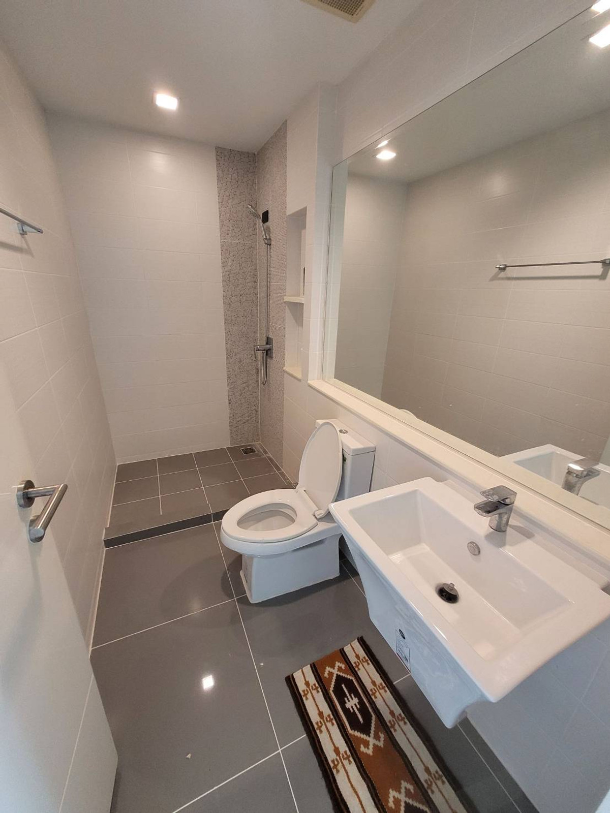 ขายทาวน์โฮมเกษตรศาสตร์ รัชโยธิน : ทาวน์โฮม 4ชั้น ซอยวิภาวดี64 เข้าออกได้หลายทาง ใกล้สนามบิน โถงเพดานสูง แบบ double volume ตกแต่งใหม่หมด