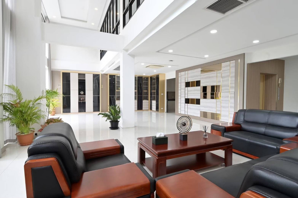 ให้เช่าโฮมออฟฟิศบางนา แบริ่ง ลาซาล : 🔥 ให้เช่า Home Office Luxury บางนา 🔥  ครบ จบ ทั้งออฟฟิศ + ที่พักในที่เดียว! พร้อมใช้งานทันที