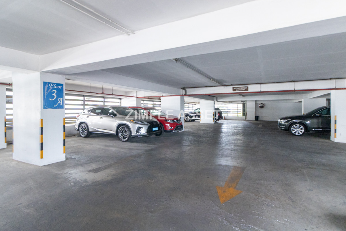 For RentSukhumvit, Asoke, Thonglor : Line ID: @zimple_asset Luxury aprtment in center of sukhumvit. Offering premium facilities for an elevated living experience. Surrounded by leading shopping malls in a prime location.