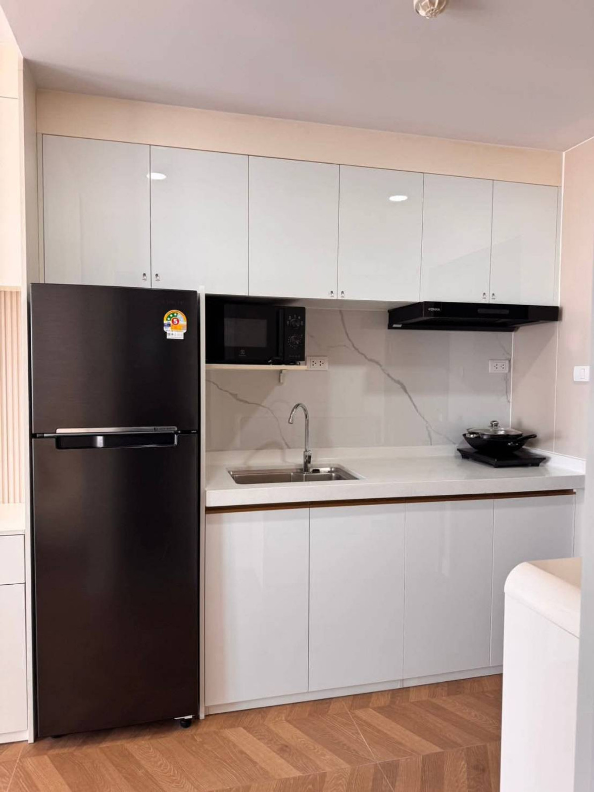 For RentCondoRamkhamhaeng, Hua Mak : Condo for rent Supalai Veranda Ramkhamhaeng, beautiful built-ins.