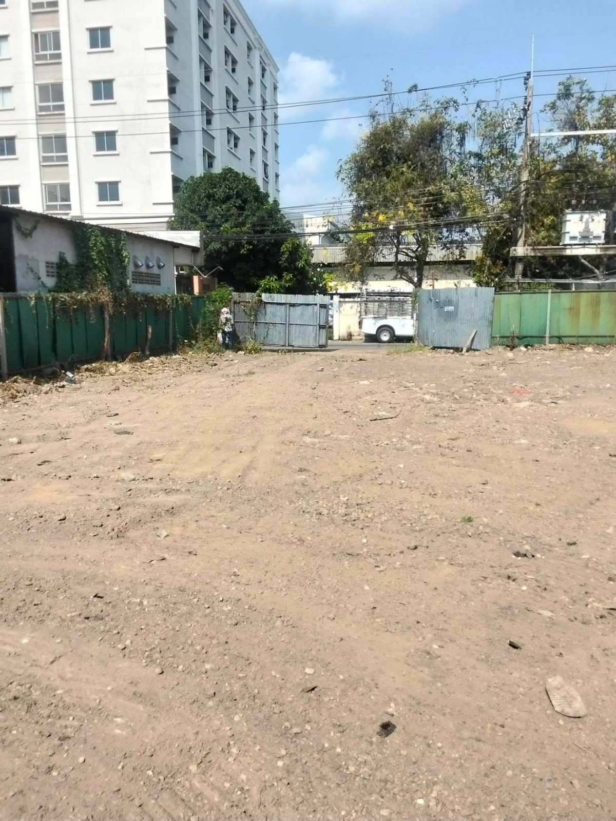 For SaleLandSamut Prakan,Samrong : Urgent sale! Land in prime location, near BTS Samrong, only 400 m.