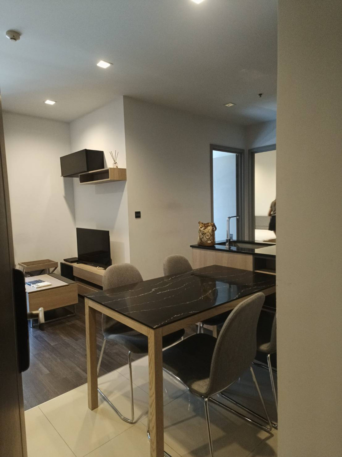 ให้เช่าคอนโดพระราม 9 เพชรบุรีตัดใหม่ RCA : 🔥🔥ปล่อยเช่าด่วนคอนโด เดอะไลน์ อโศก-รัชดา ห้องมุม ใกล้ MRT.พระราม 9‼️