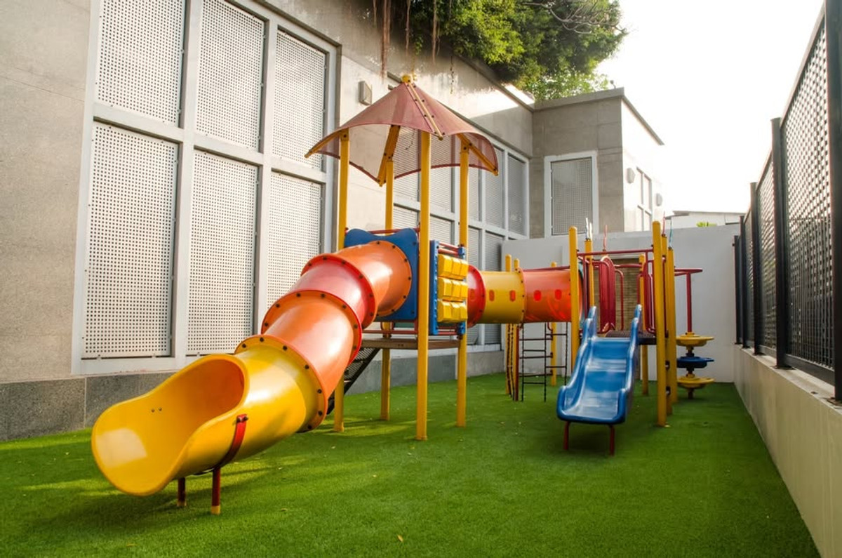 For RentCondoWitthayu, Chidlom, Langsuan, Ploenchit : +++Urgent rent Royal Residence Park *** 4 bedrooms, 3 bathrooms, size 275 sq m., fully furnished, ready to move in+++