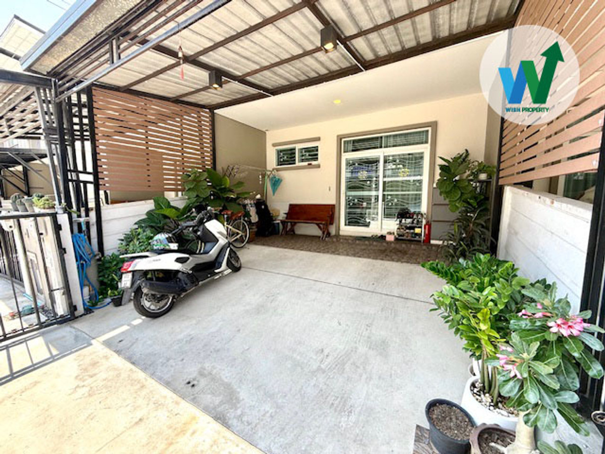 ขายทาวน์โฮมสมุทรปราการ สำโรง : ขายบ้านใกล้สนามบิน คิว ดิสทริค บางนา-กิ่งแก้ว 2 ที่จอดรถ สภาพใหม่ ต่อเติมพร้อมอยู่ ใกล้สระว่ายน้ำ ฟิตเนส มอเตอร์เวย์ 