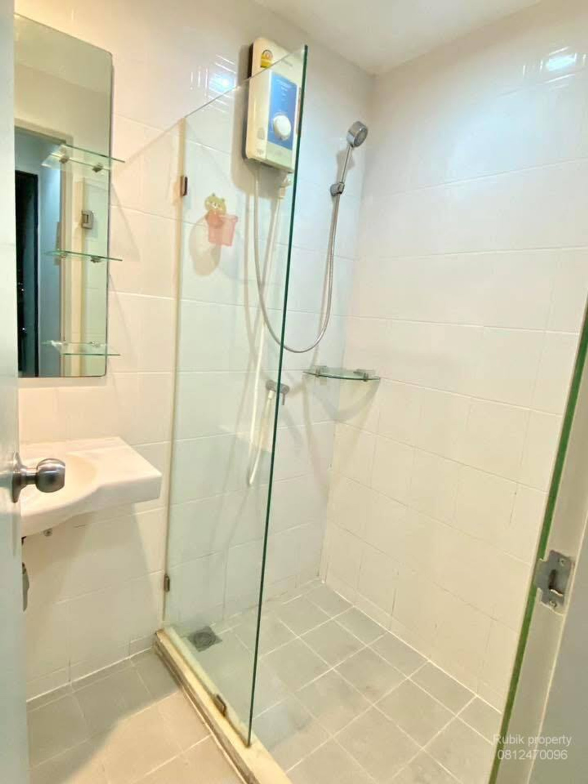 For RentCondoThaphra, Talat Phlu, Wutthakat : 🏙 For rent Ideo Sathorn-Thapra RB1858 Condo, good location, near BTS, easy to enter Sathorn city, pool view room, not hot 🌿✨