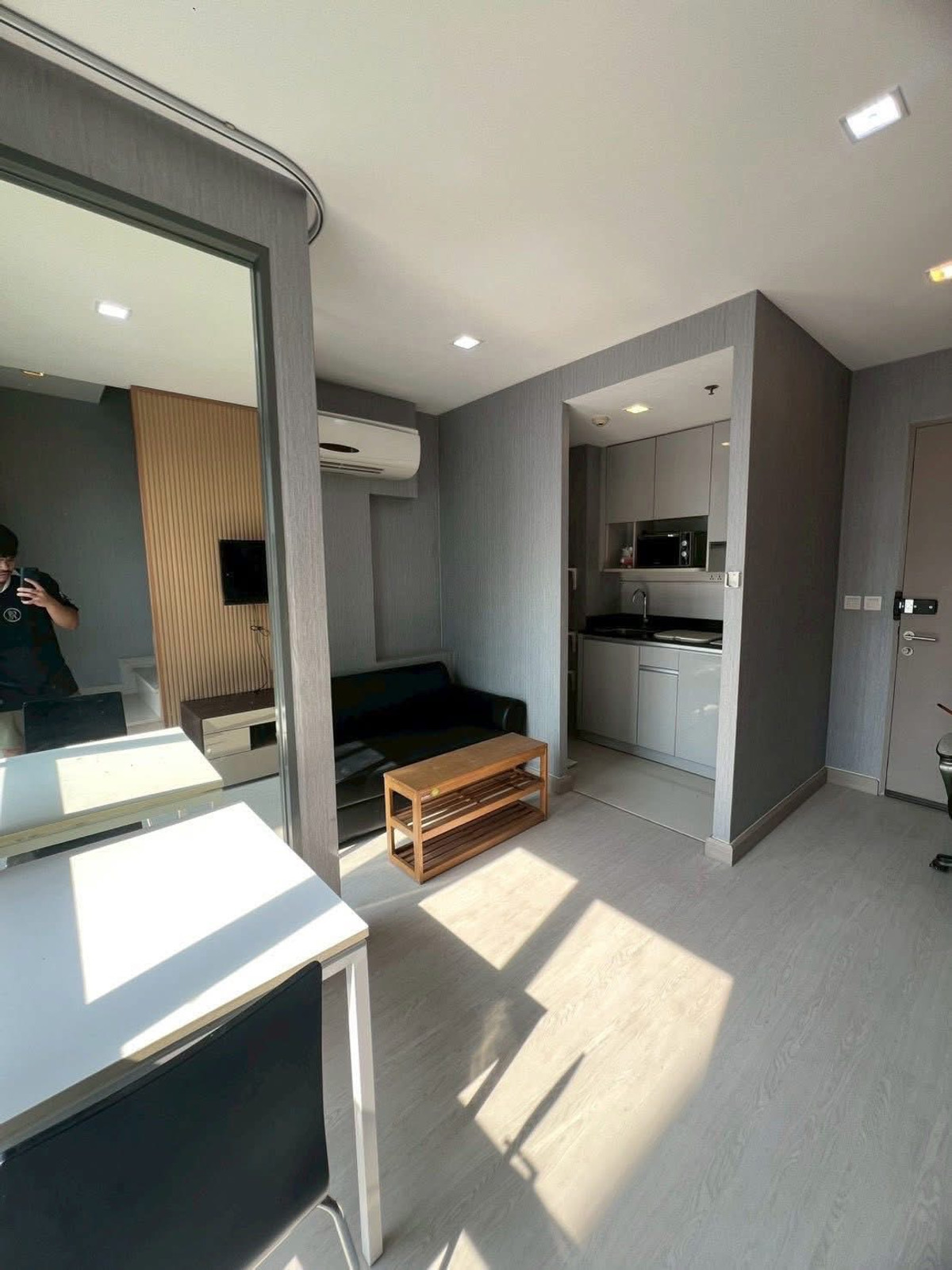For RentCondoOnnut, Udomsuk : 🔥 Reduced price to only 17,000 baht/month 🔥 🏢 Ideo Mobi Sukhumvit 81 – Tower B ✨ 2-story duplex room, high ceiling, airy, open, very livable ✨