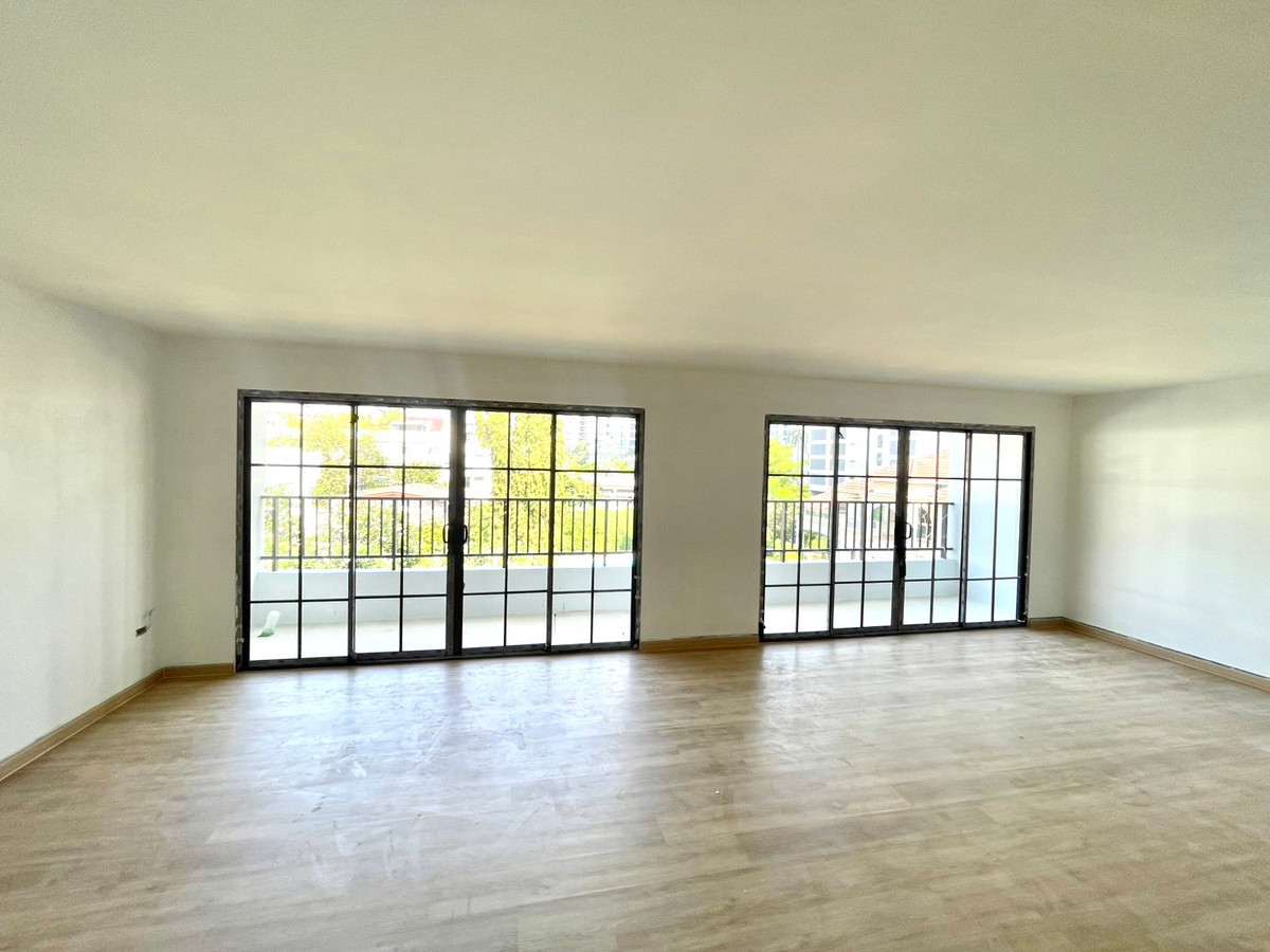 For RentTownhomeSukhumvit, Asoke, Thonglor : Townhouse for rent near Sukhumvit 31, can be used as a home office. Newly renovated, ready to move in