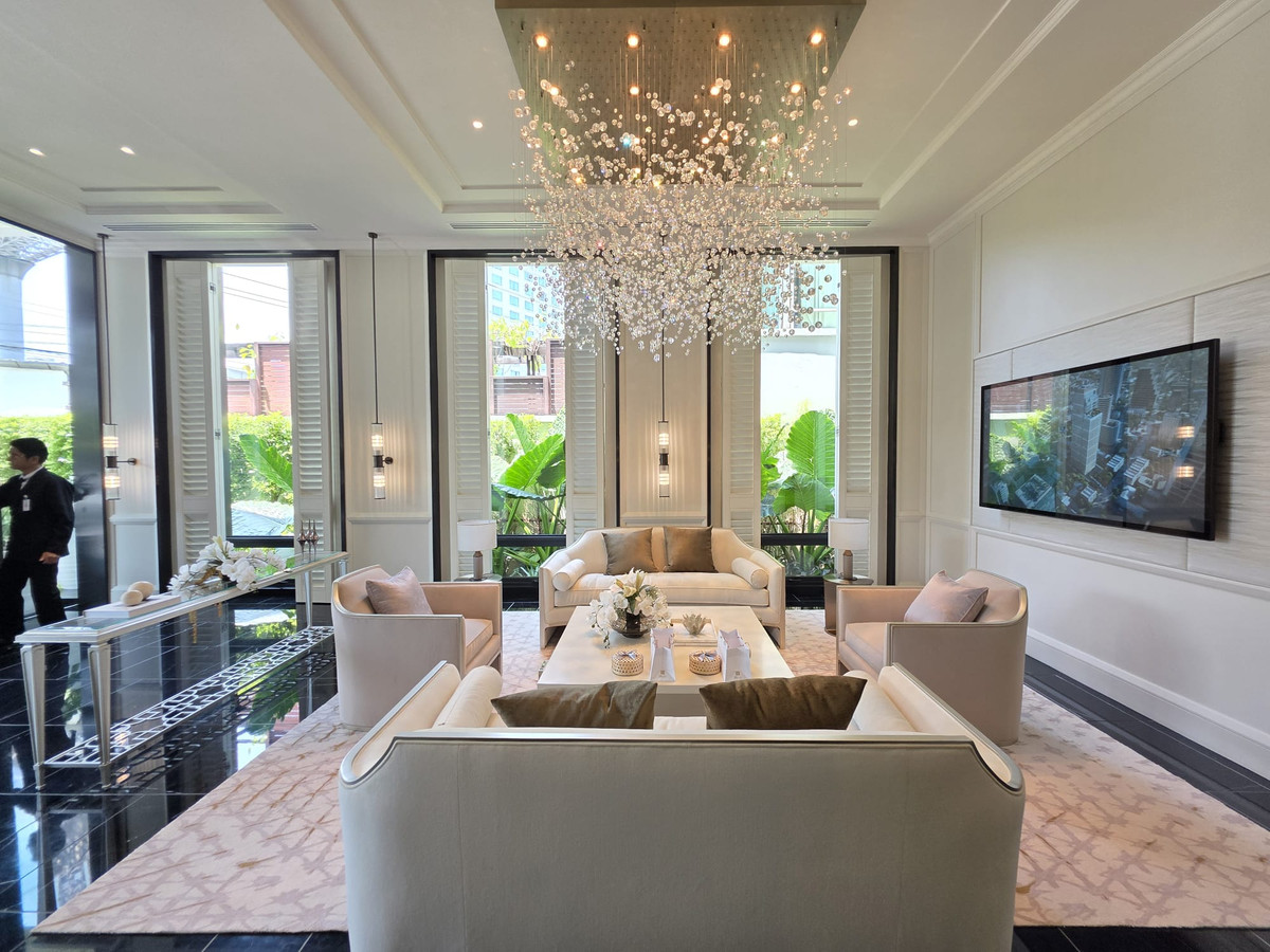 For SaleCondoSukhumvit, Asoke, Thonglor : Intercontinental Residences Bangkok Asoke: 3bed 3.5bath 193sqm. with maid and laundry area 63,800,000 Am: 0656199198