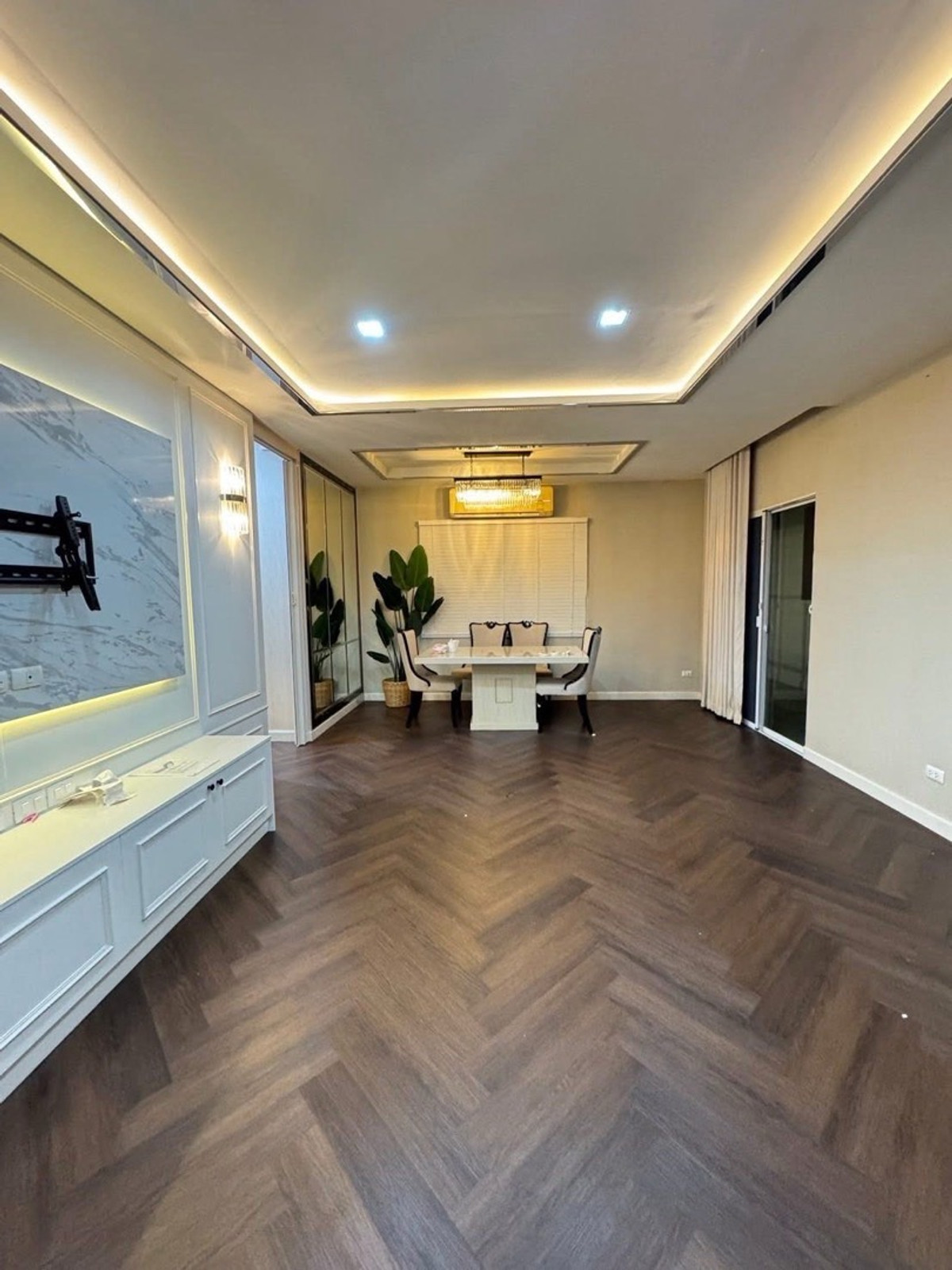 For RentHouseNonthaburi, Bang Yai, Bangbuathong : For rent‼️Semi-detached house, single house style. Extended to fill the area of ​​45 sq m. Built the whole house. #This house is already good and rich. Selling good things in the village of Perfect Park Rama 5, Bang Yai. Parking in the house for up to 2 c