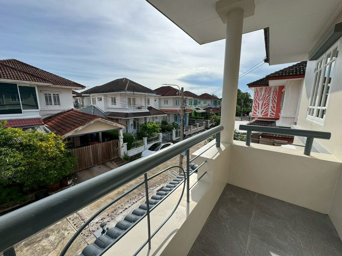 ขายบ้านราษฎร์บูรณะ สุขสวัสดิ์ : บ้านเดี่ยวหลังมุม หมู่บ้านวรารมย์ ประชาอุทิศ 98 (Vararom Pracha Uthit 98) ขนาด 52.3 ตารางวา 3 ห้องนอน  รีโนเวทใหม่พร้อมอยู่ ซอยประชาอุทิศ 98 ถนนประชาอุทิศ แขวงทุ่งครุ เขตทุ่งครุ กรุงเทพมหานคร