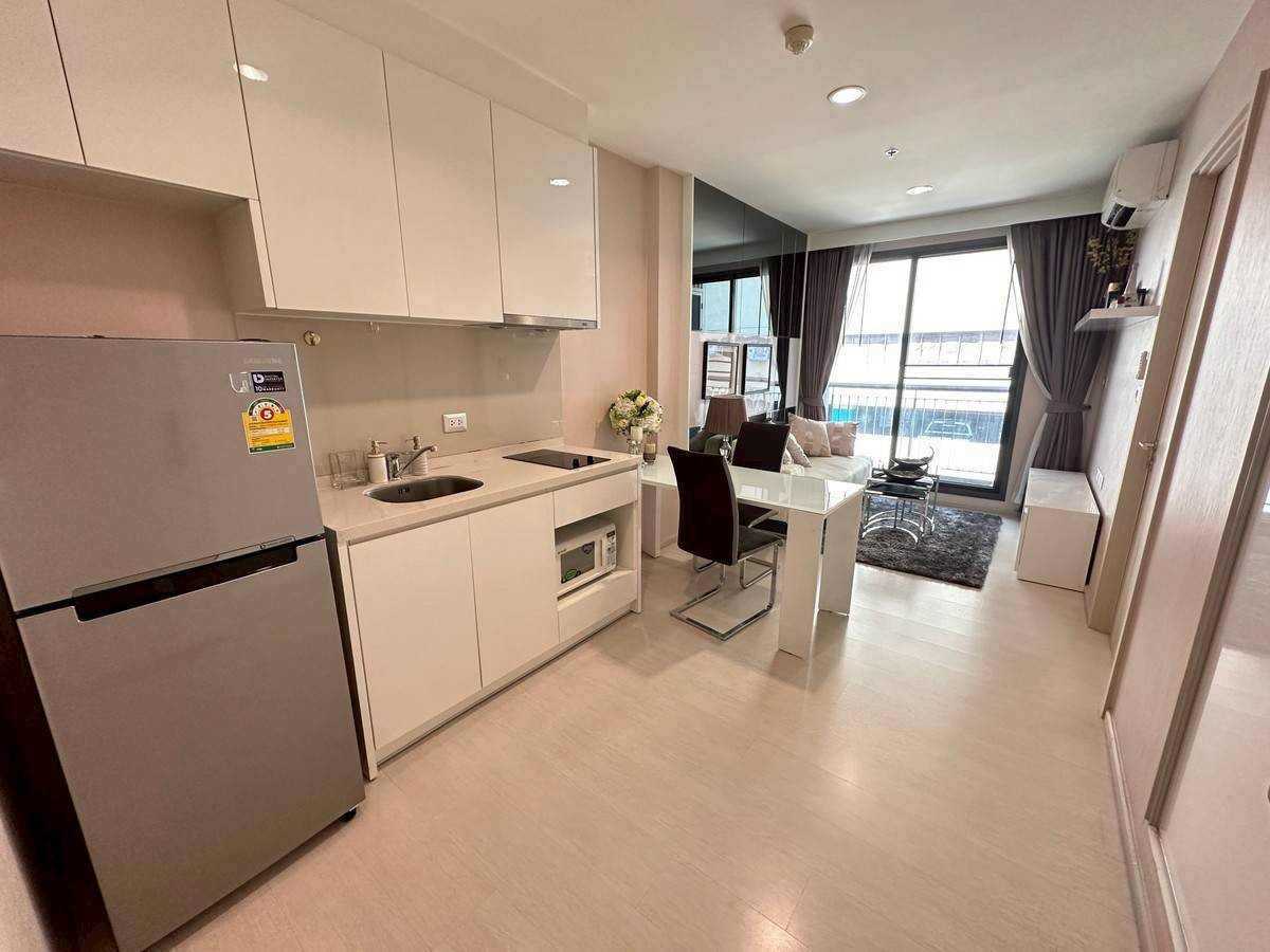 For RentCondoSukhumvit, Asoke, Thonglor : Condominium for rent Rhythm Sukhumvit 42, 6th floor, near BTS Ekkamai (N.2058)