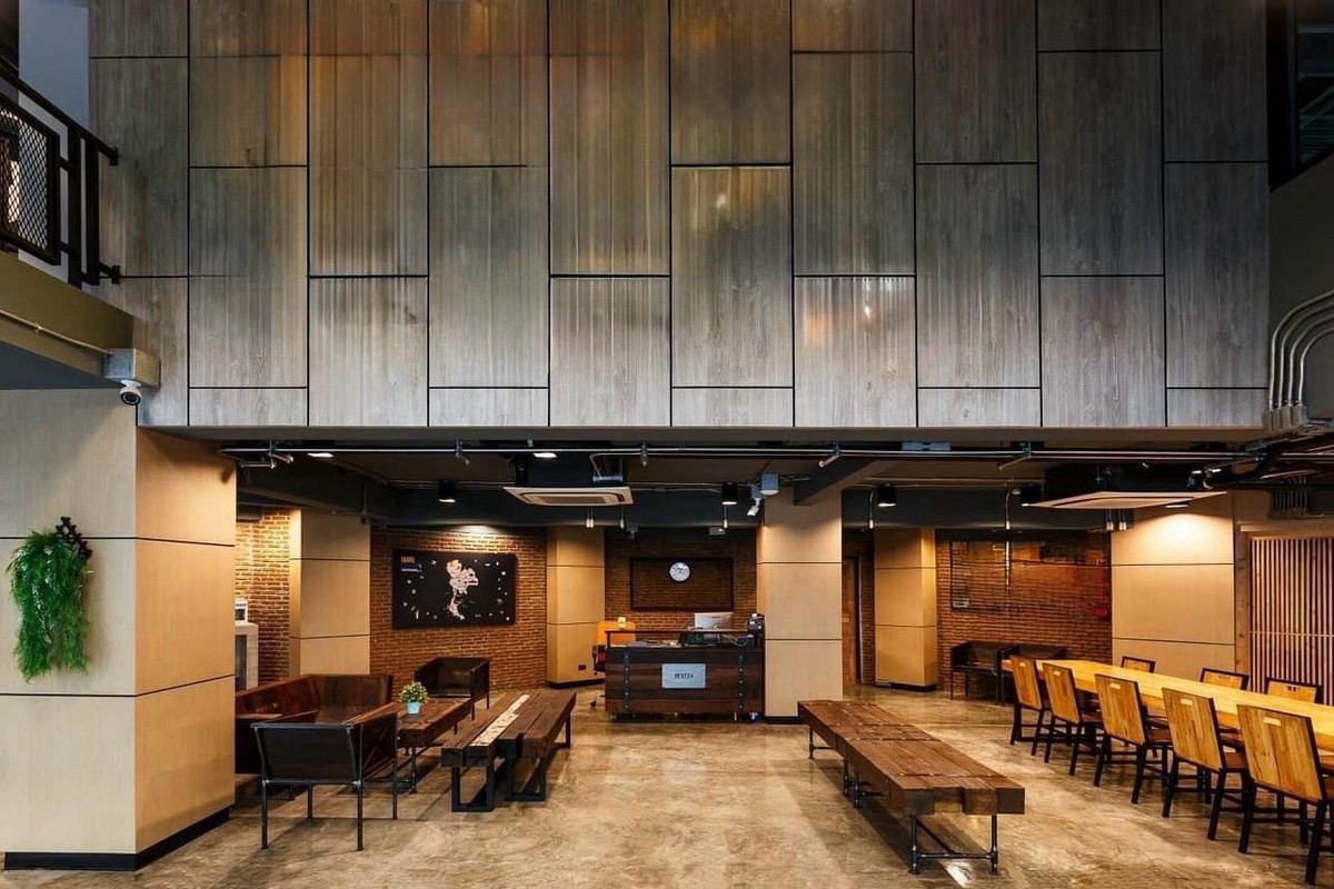 For SaleHotel&Apartment BusinessYaowarat, Banglamphu : 8-storey hotel for sale in the Yaowarat area near MRT. Fully operating business with steady income and high occupancy, averaging 70–85% year-round.
Ideal for investors seeking immediate cash flow.