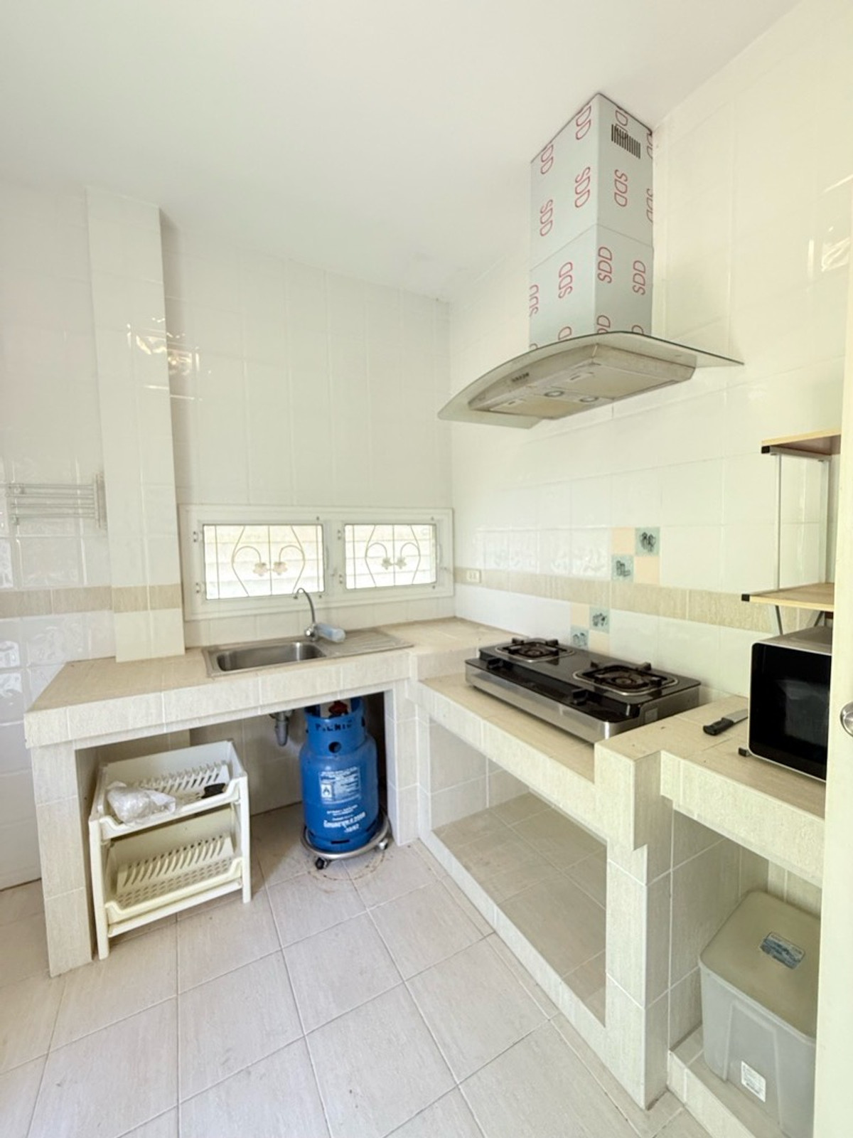 For SaleHouseRathburana, Suksawat : Complete functions, all in one house, large house up to 83 sq m. Saransiri Pracha Uthit - Suksawat Location next to the main road