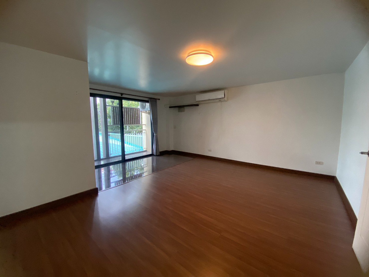 For RentOfficeVipawadee, Don Mueang, Lak Si : 🏬 Luxury Office Building for Rent 📐️Usable area 728 sqm. ✈️Close to Don Mueang International Airport 