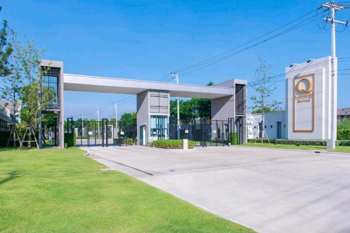 ขายบ้านปทุมธานี รังสิต ธรรมศาสตร์ : ขาย หมู่บ้าน ลัดดารมย์ ติวานนท์

บิ้วอินทุกห้อง 
แบบบ้าน Vermont ที่ดิน 60.4 ตร.วา 
พื้นที่ใช้สอย 188 ตร.ม. 
🏡4 ห้องนอน 3 ห้องน้ำ 
🚗🚗🚗3 ที่จอดรถ 

🗯ชั้น 2 จริงๆ  3 ห้องนอน แต่ทุบ 2 ห้อง รวมเป็น master bed 1 ห้อง/ กับห้องเด็กอีก 1 ห้อง  ห้องน้ำ 2  

