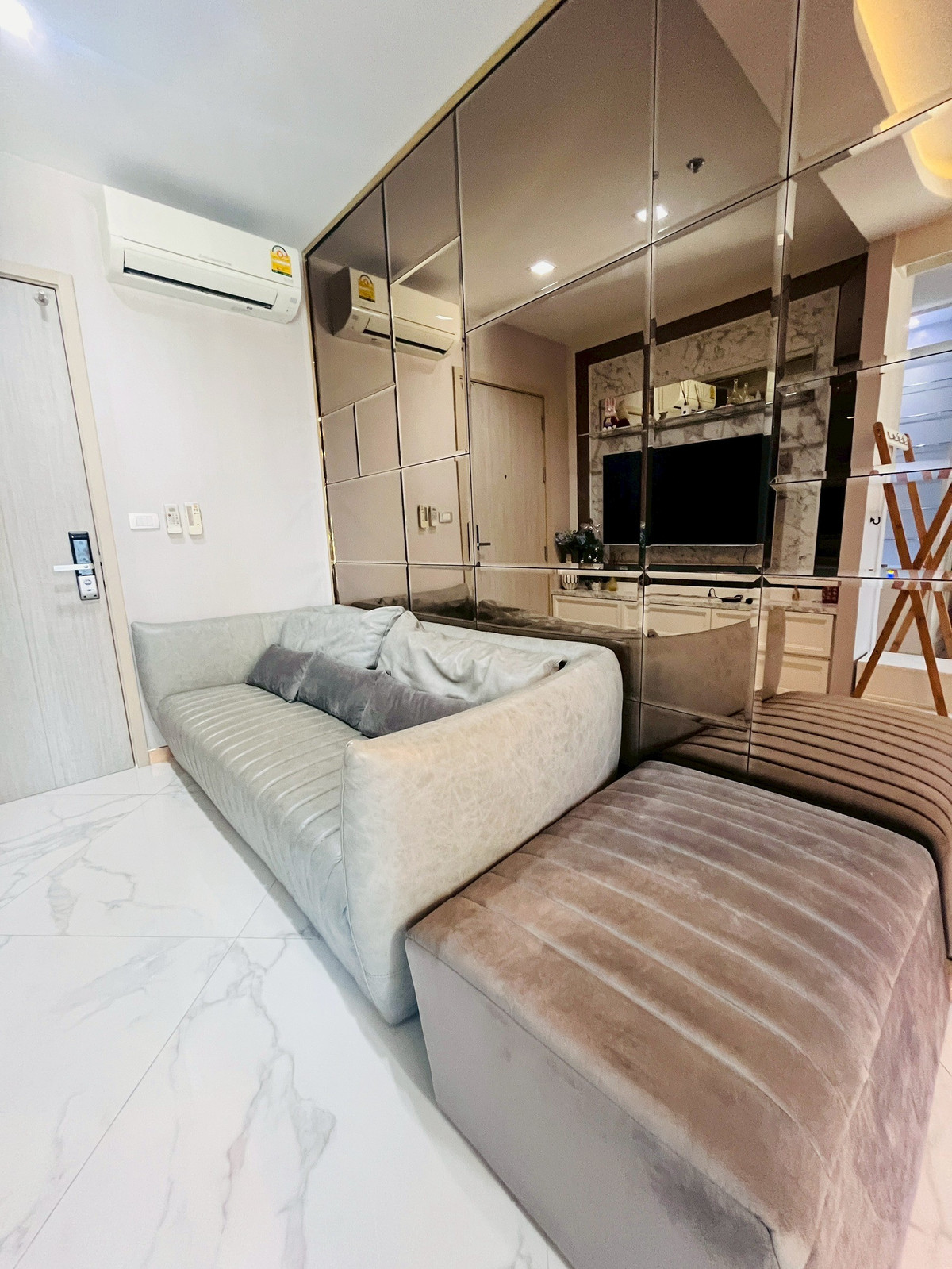 ให้เช่าคอนโดสุขุมวิท อโศก ทองหล่อ :  ปล่อยเช่าคอนโด Rhythm 36-38 พร้อมอยู่ ใจกลางสุขุมวิท 25000 บาท