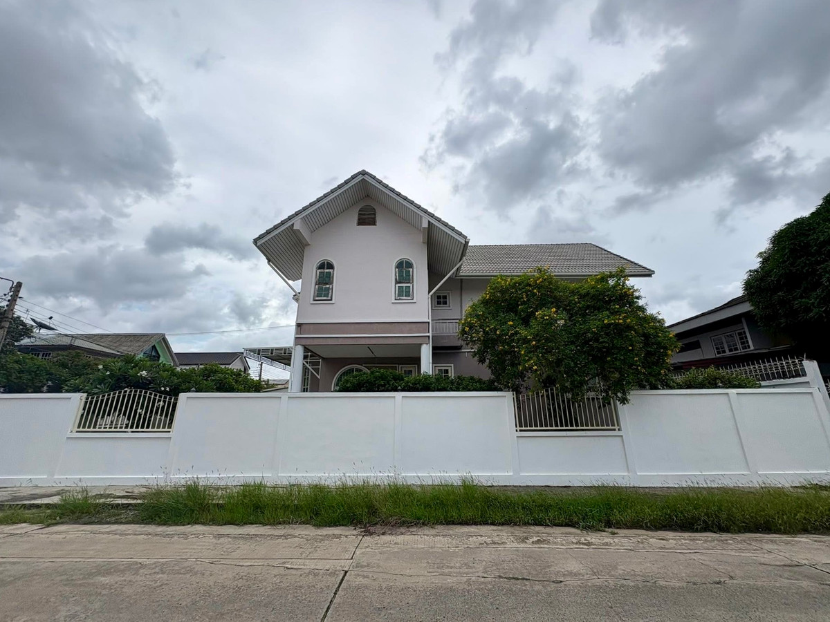 For SaleHouseOnnut, Udomsuk : Muangthong Village 4 Sukhumvit 101 / 4 Bedrooms (For Sale), Muangthong Village 4 Sukhumvit 101 / 4 Bedrooms (FOR SALE) GNG054