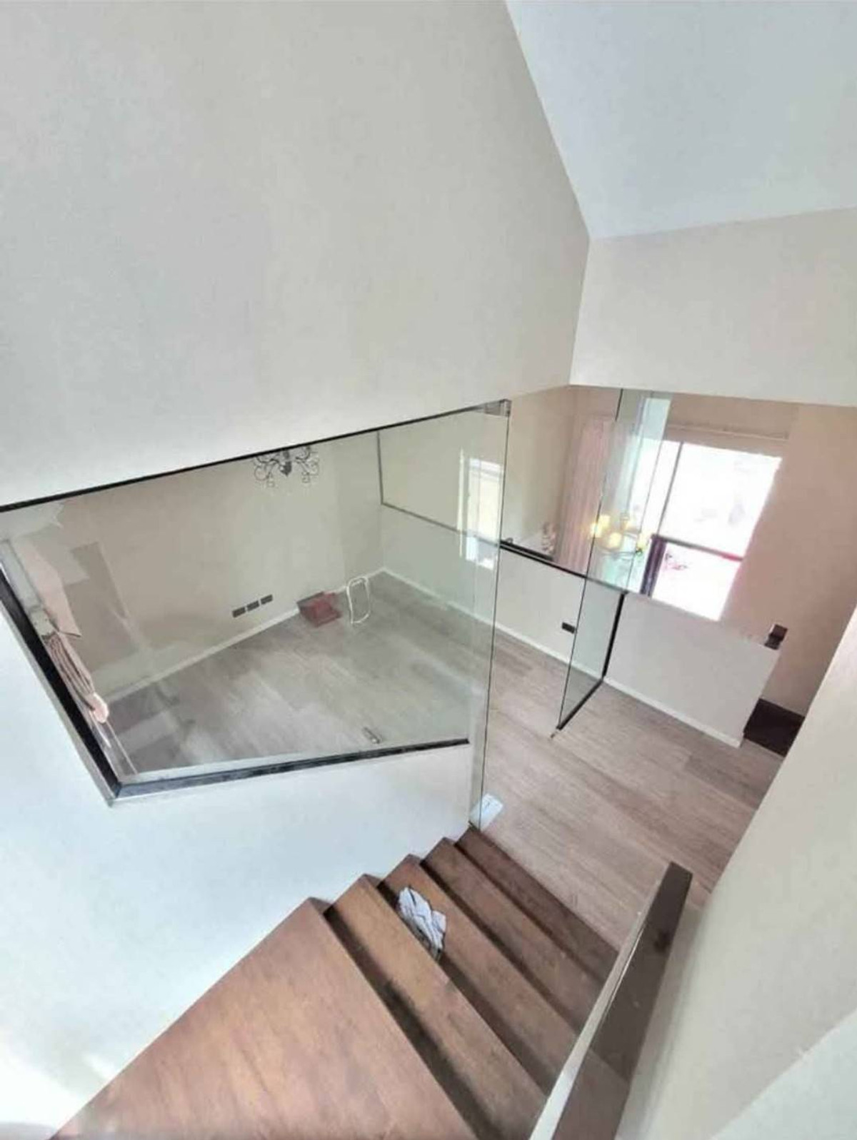 ขายทาวน์โฮมเกษตรศาสตร์ รัชโยธิน : ทาวน์โฮม 4ชั้น ซอยวิภาวดี64 เข้าออกได้หลายทาง ใกล้สนามบิน โถงเพดานสูง แบบ double volume ตกแต่งใหม่หมด