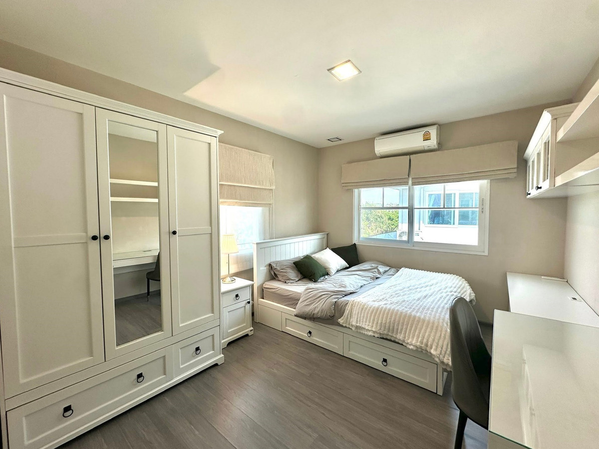 For RentHouseBangna, Bearing, Lasalle : For rent, 2-story detached house, Chaiyaphruek Village, Bangna Km. 7, beautiful house, good condition. Fully furnished, ready to move in, price 55,000 baht.