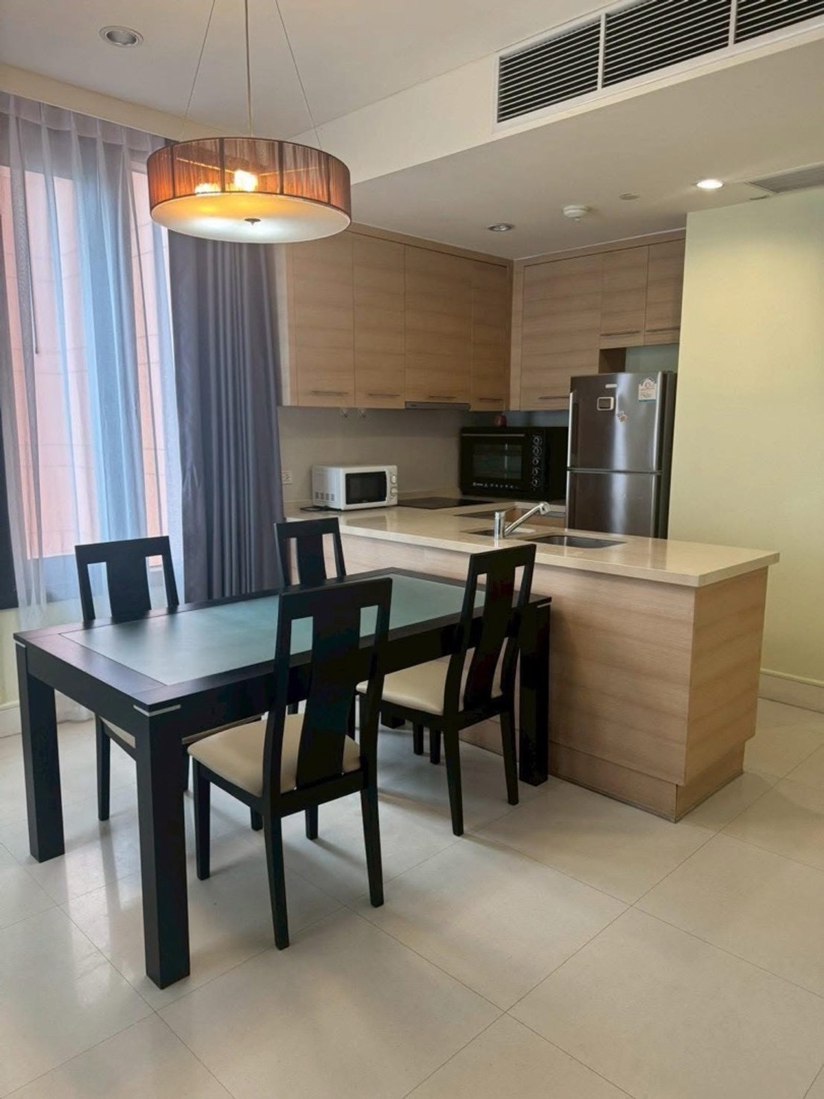 ให้เช่าคอนโดสุขุมวิท อโศก ทองหล่อ : Aguston Sukhumvit 22 ( Pet friendly )
