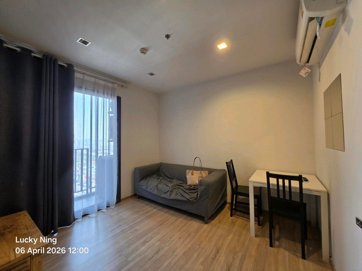 For RentCondoRama9, Petchburi, RCA : The Base Garden Rama9
Rent only 14,000, ready to reserve, negotiable, 1 bedroom, appointment to view 065-451-9256 Ning