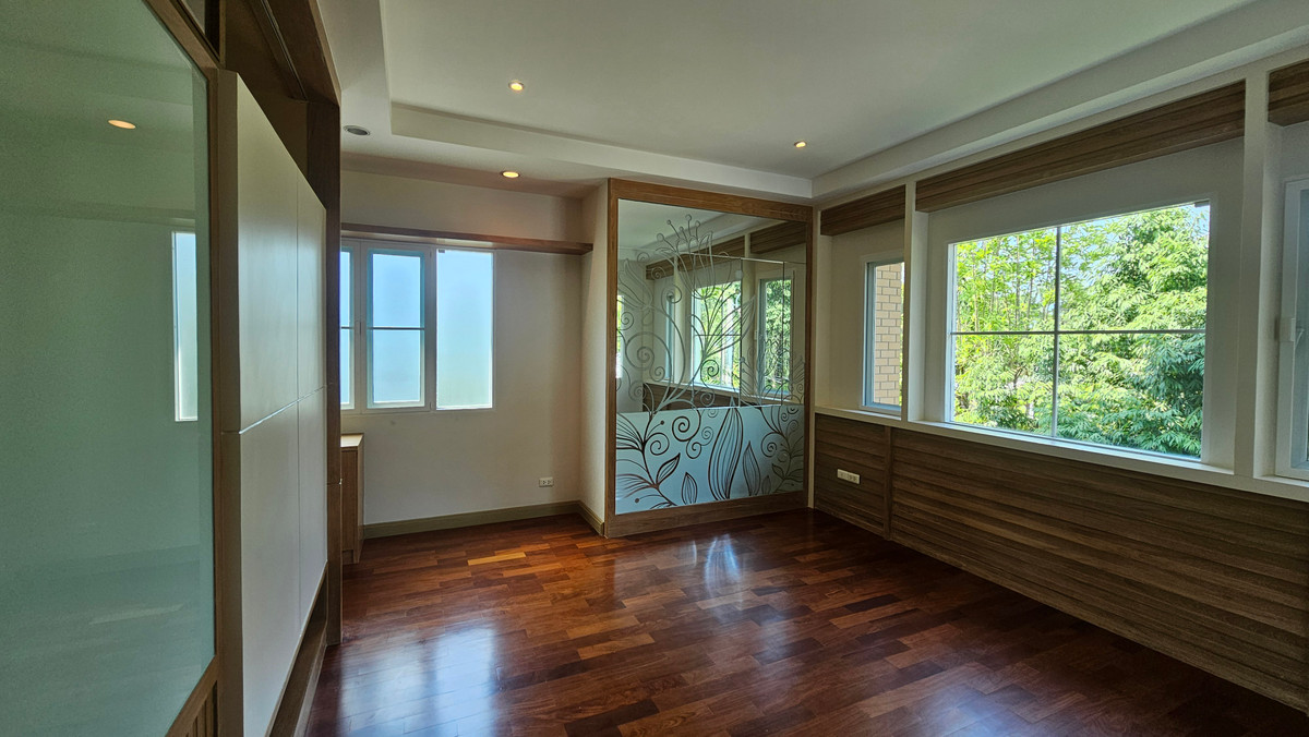 For SaleHouseRama5, Ratchapruek, Bangkruai : Single house for sale Laddarom Elegance Village, near Rama 5 Ratchaphruek Roundabout.