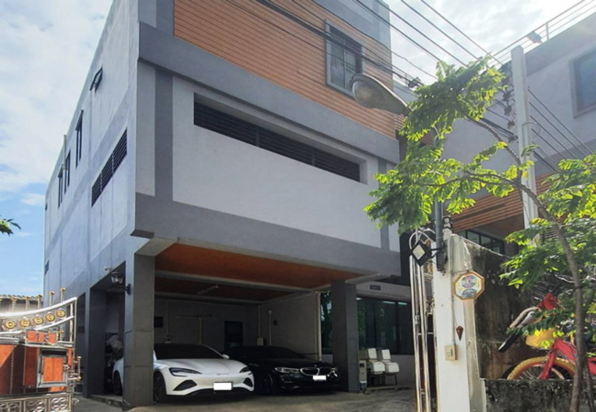 ขายโฮมออฟฟิศราชเทวี พญาไท : ขายโฮมออฟฟิศ ซอยหมอเหล็ง ถนนราชปรารภ ราชเทวี กรุงเทพมหานคร เนื้อที่ 107 ตร.ว. 3 ชั้น 7 นอน 8 น้ำ ราคาต่อรองได้