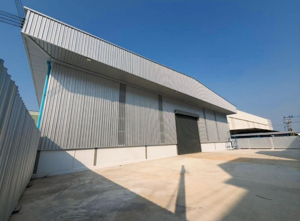 For RentWarehouseRama 2, Bang Khun Thian : Warehouse for rent, Rama 2, Bang Khun Thian (near Rama 2 Road), usable area 1,800 sq m, space to receive heavy items.