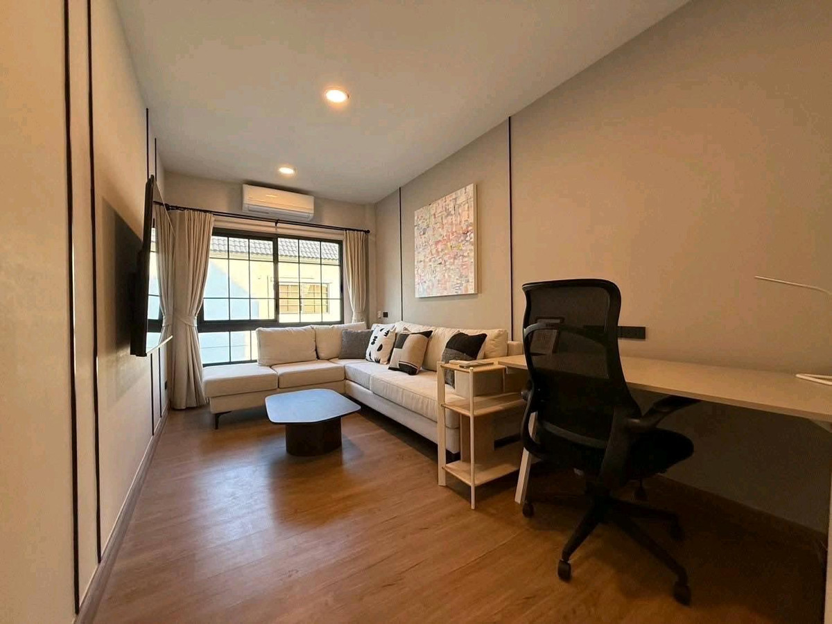 ให้เช่าบ้านบางนา แบริ่ง ลาซาล : ปล่อยเช่า บ้านเซนโทร บางนา แปลงที่ดินเยอะ ตกแต่งจัดเต็ม 