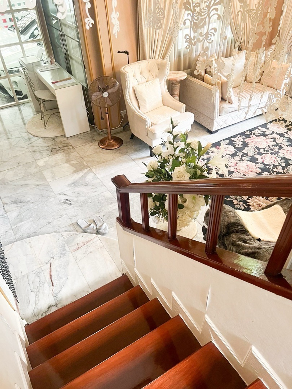 For SaleHouseSukhumvit, Asoke, Thonglor : 2-story detached house, prime location, Sukhumvit 103, large house, wide area, complete functions, with lawn and usable area around the house. Suitable for large families, convenient travel, close to the BTS and many large department stores.