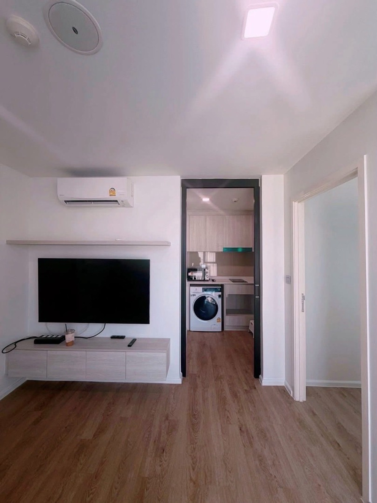 ให้เช่าคอนโดรัชดา ห้วยขวาง : ✨ ห้องมุม วิวสระ 34 ตร.ม. พร้อมเข้าอยู่ | ไอเวอรี่ รัชดา 32 (Ivory Ratchada–Ladprao) ✨