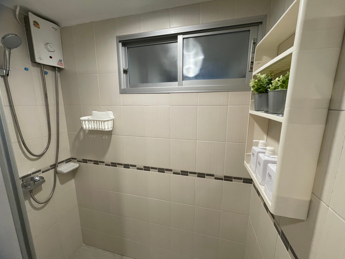 For RentCondoRamkhamhaeng, Hua Mak : Newly renovated condo for rent The room is beautifully decorated as described. Hurry and reserve before the university opens. Lumpini Vill Ramkamhang26 call 0896620022