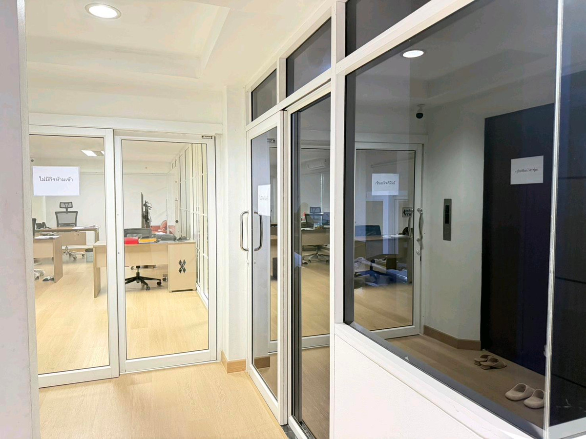For SaleHome OfficeKaset Nawamin,Ladplakao : 📌 Office Building for Sale | 5 Floors with Elevator | Sureeporn Project, Bueng Kum, Bangkok

