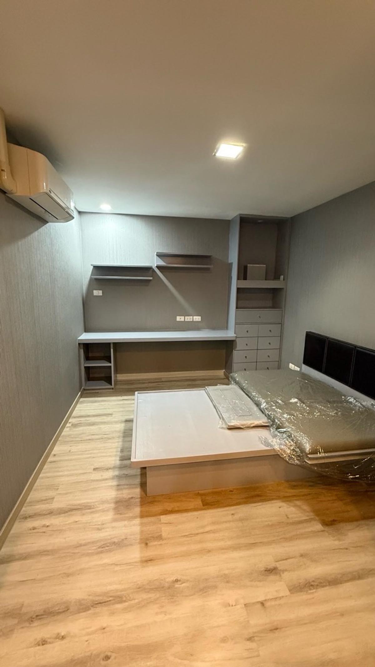 ให้เช่าคอนโดเลียบทางด่วนรามอินทรา : For rent JW. Sriwara 2 bed 2 bath 58 sqm 20,000 ให้เช่า 2 นอน 2 น้ำ 58 ตรม 20,000